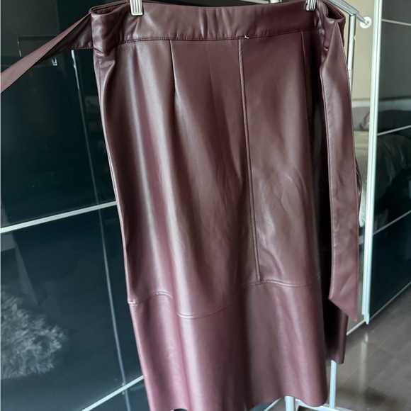 Nicole Miller Maroon Pleather A-Line Skirt - Picture 8 of 16